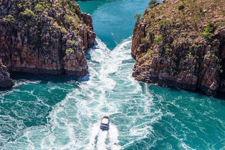 Horizontal Falls Helicopter, Boat and Lunch from Derby